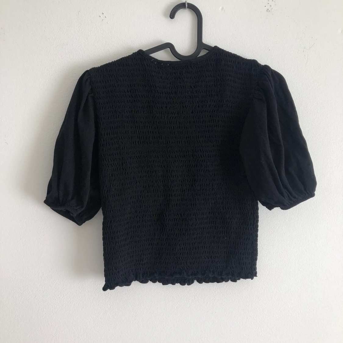 Svart smockadtopp i storlek 36🖤 - 90