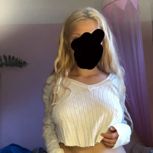 Vit croppad kofta - Croppad stickad tröja i vit😊