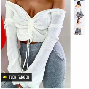 Stickad topp  - Säljer nu denna fina topp! Aldrig endast använd en enstaka gång. Storlek S! Köparen står för frakt som tillkommer!💕