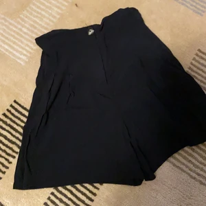 Zara svarta shorts - Zara svarta shorts.