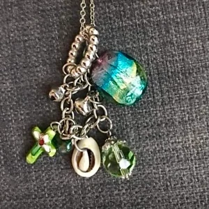 Halsband - Somrigt halsband från atrium. Längd 60 cm. Nickelfritt