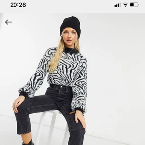 Zebra tröja  - Luden kort zebra tröja med stora och långa ärmar 