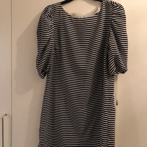 Klänning  - Fint skick 