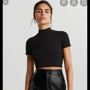 FEST TOPP💫💫 - Fest topp till sommarn!!!💞💞 jätte snygg topp så man kan matchas till mycket🥰💞🥳 180kr+ frakt 🚚🥳🥳🥂🥂 i storleken xxs sitter som en s!