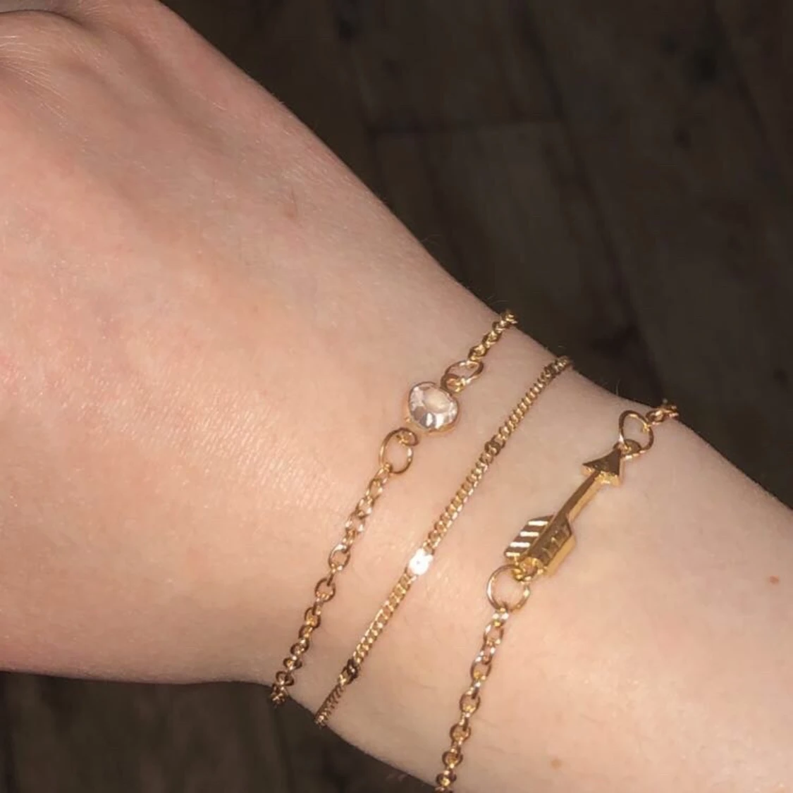 Guldiga armband  - 90