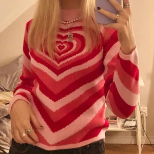 Cider tröja - Säljer denna super fina tröja från Cider då den tyvärr inte har kommit till användning, använd ca 1/2 gånger💓 råkade sätta fel datum på budgivningen så annonsen kommer vara uppe ett litet tag till så buda i kommentarerna om ni är intresserade!❤️