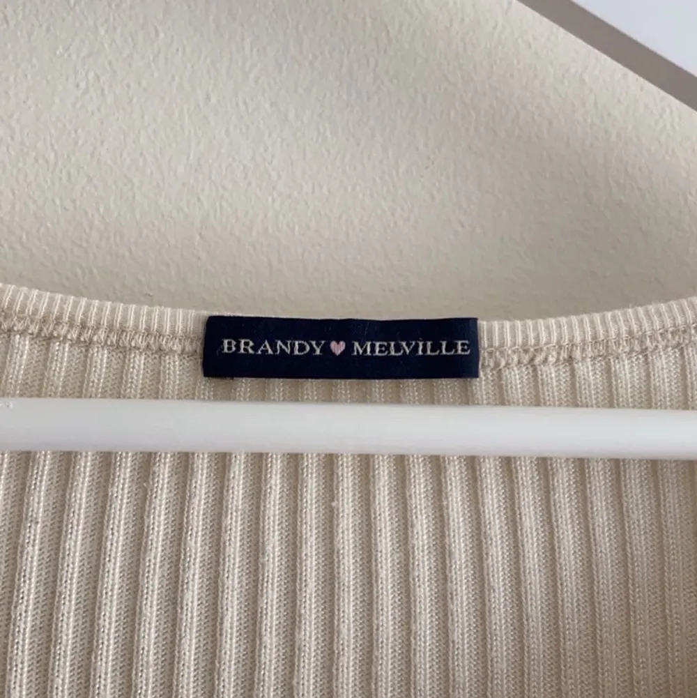 Supersöt topp från Brandy Melville.. Toppar.