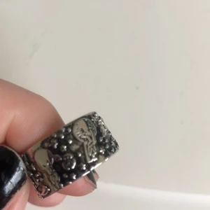 Ring - Säljer denna ring då jag råka beställa fel. Den är helt oanvänd!💗