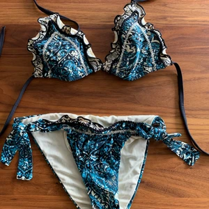 Calzedonia Bikini - Säljer super läcker bikini från Calzedonia då den är för liten. Storlek XS
