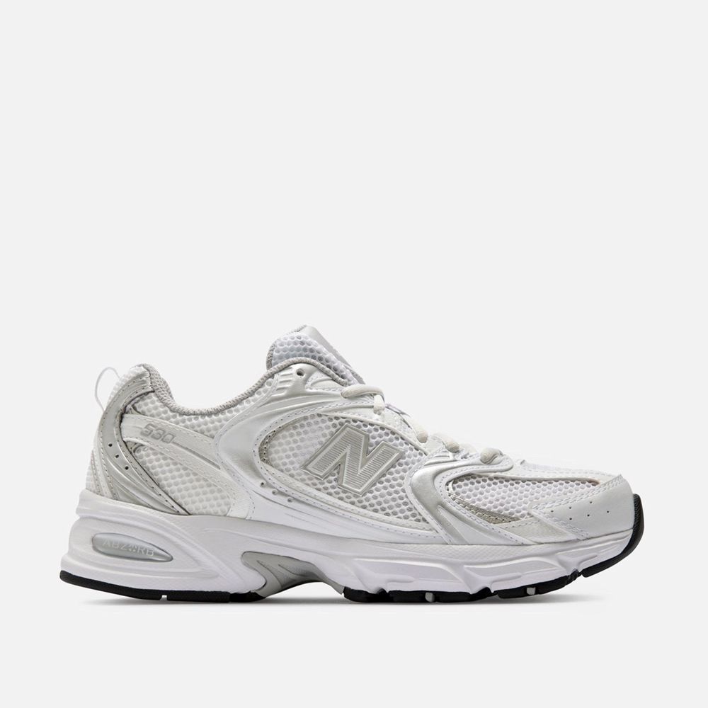 Nästintill oanvända New balance 530, använda Max 5 gånger! Strl är 41.5 men eftersom det är mans-storlek så är storleken som en 41:a/ 40,5 för kvinnor. Man kan söka på new balance storlekar om man vill veta mer!. Skor.