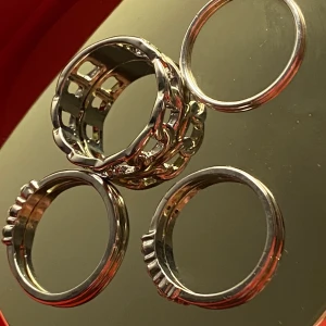 Silver ringar  - Coola unika ringar som aldrig kommit till användning. Alla fyra för 100kr inklusive frakt!🕊✌🏻