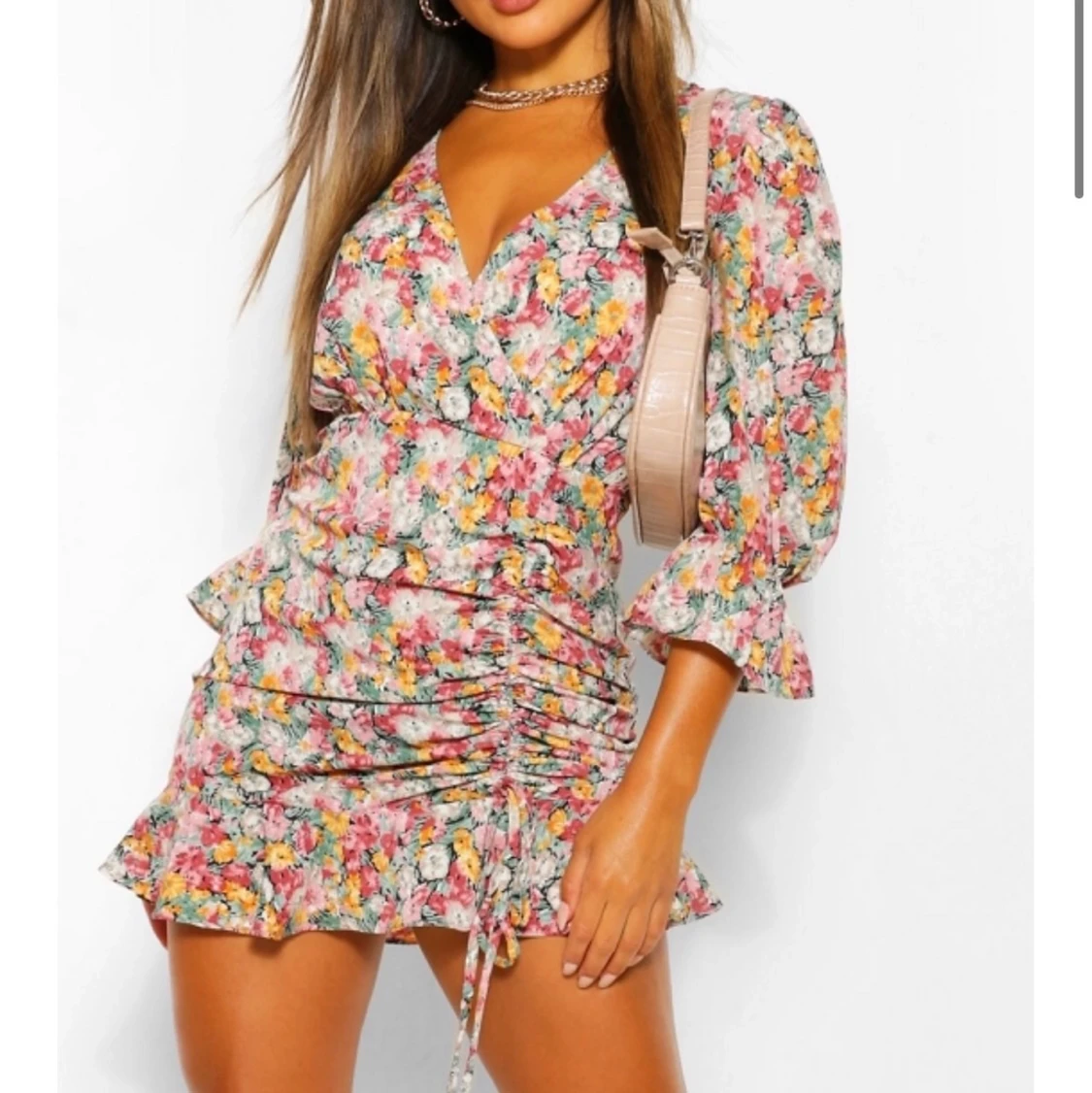 Blommig omlott klänning 