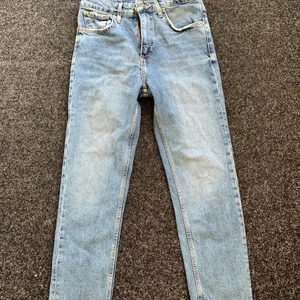 Zara jeans - Super fina zara jeans som ej finns kvar! (Ganska korta)
