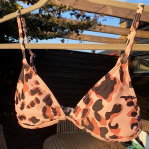 Bikini topp i leomönster🐆 inlägg finns i! Frakt tillkommer🤍