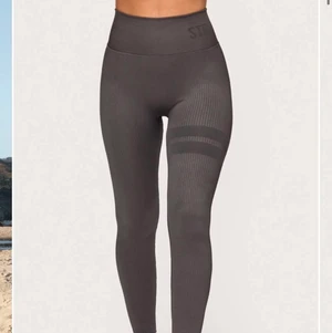 Stronger träningstajts - Säljer mina stronger träningstajts då dom inte kommer till använding. Dom är använda fåtal gånger. Väldigt sköna. Strolek xs/s. Kostade 600kr.