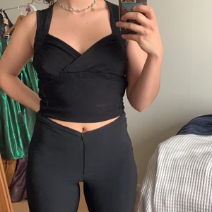 Svart klänning/topp - Denna svarta klänning som är assnygg som topp! Flexibelt plagg i stretchigt tyg. Skriv för fler bilder etc😌