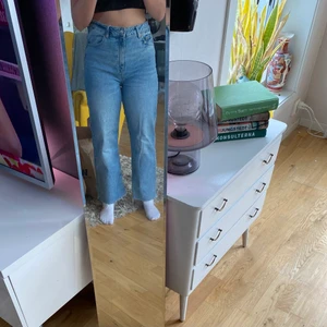 Jeans - Ljusblåa jeans från lager 157, är tyvärr lite stora på mig, därför säljer jag dom nu till nån annan som kanske har mer nytta för dom. Kan mötas upp i Mjölby, annars står köparen för frakt😊