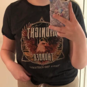 T-shirt  - En t-shirt från Gina i strolek L