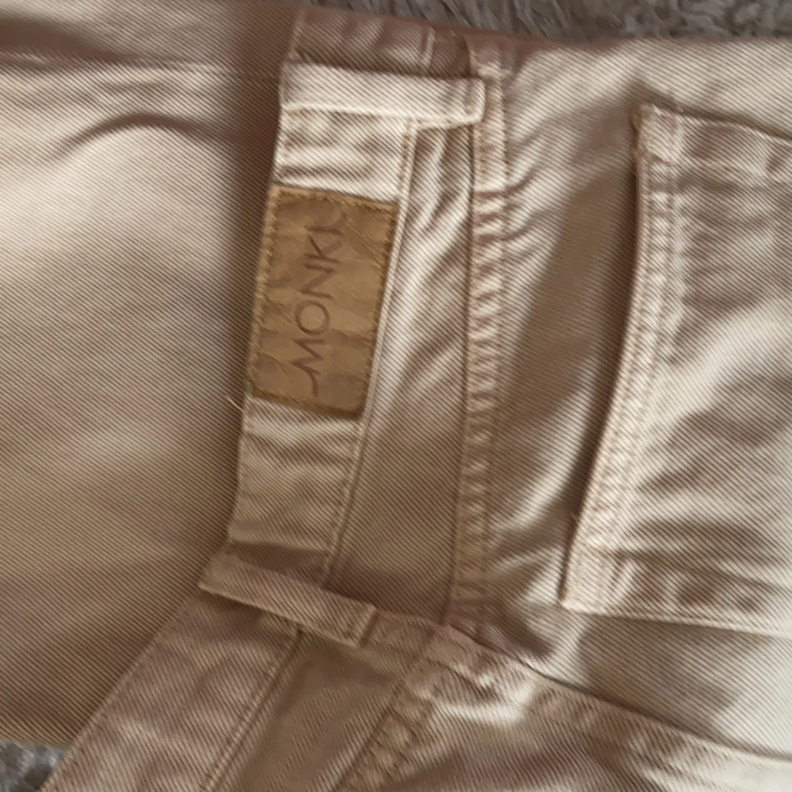 Snygga high waisted jeans monki - 91