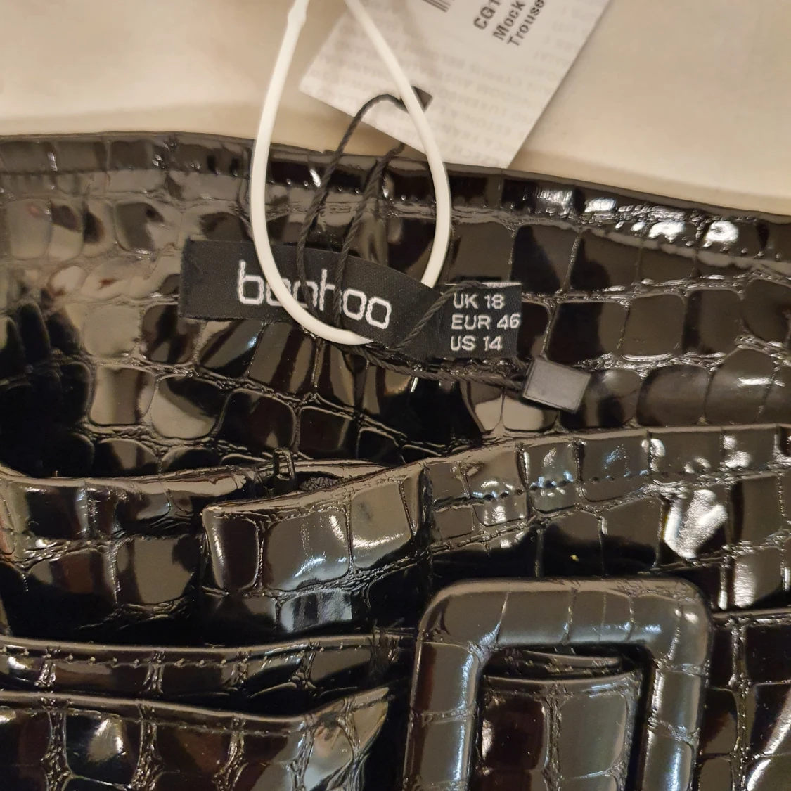 NYA! BOOHOO K.LÄDER BYXOR 46 KROKOPRINT - 90