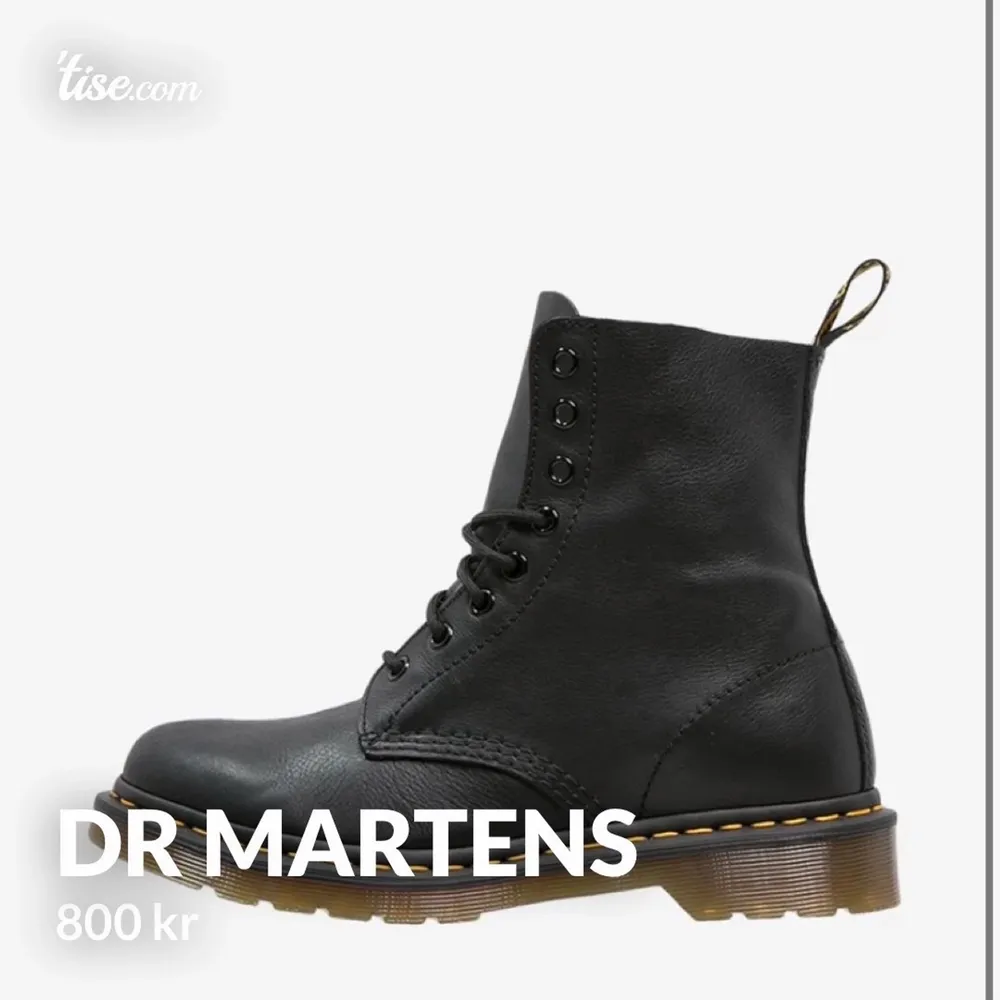 Säljer ett par Dr martens i mjukare material. Köpt för 1800kr. Använd endast under en vinter och kommer i bra skick. Bilder kan skickas om det önskas.. Skor.