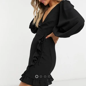 Klänning  - Klänning från ASOS, använd 1 gång! 