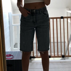 Shorts  - Hej!, säljer detta superfina shorts. De är i stolek 34. Frakt ingår inte i priset. 