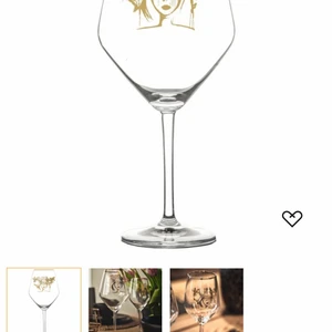 Söker Carolina Gynning glas  - Söker Carolina Gynning glas i guld, alla olika varianter av glasen sökes! 