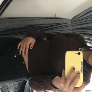 Brun tröja  - Säljer den pågrund av att det inte är min stil. Köptes på shein skön och bra kvalite i storleken M