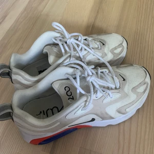 Air Max 200 - Säljer ett par supersnygga nike air Max 200 i storlek 37,5💖✨💗 köparen betalar frakten!
