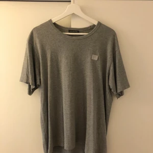 Acne Studios Nash Face Tee  - Size : M cond : 6/10 pris kan diskuteras