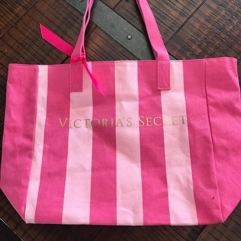 VICTORIA'S SECRET BAG. Väskor.