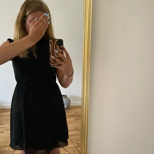 Chiffong-klänning - Supergullig klänning verkligen, tycker om den väldigt mycket men måste sälja den då den börjar bli för liten för mig..💓💓 