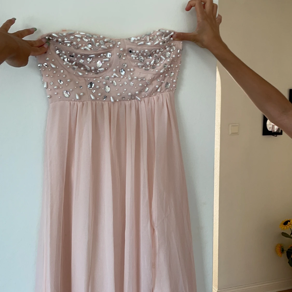 Aftonklänning med snygga pärlor  - 90