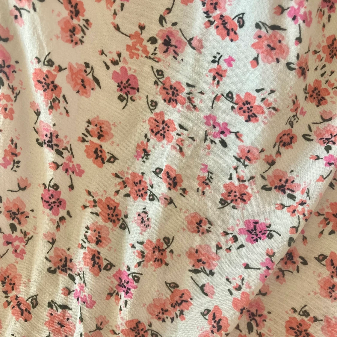 ONLY småblommig milkmaidklänning strl 42 - 91