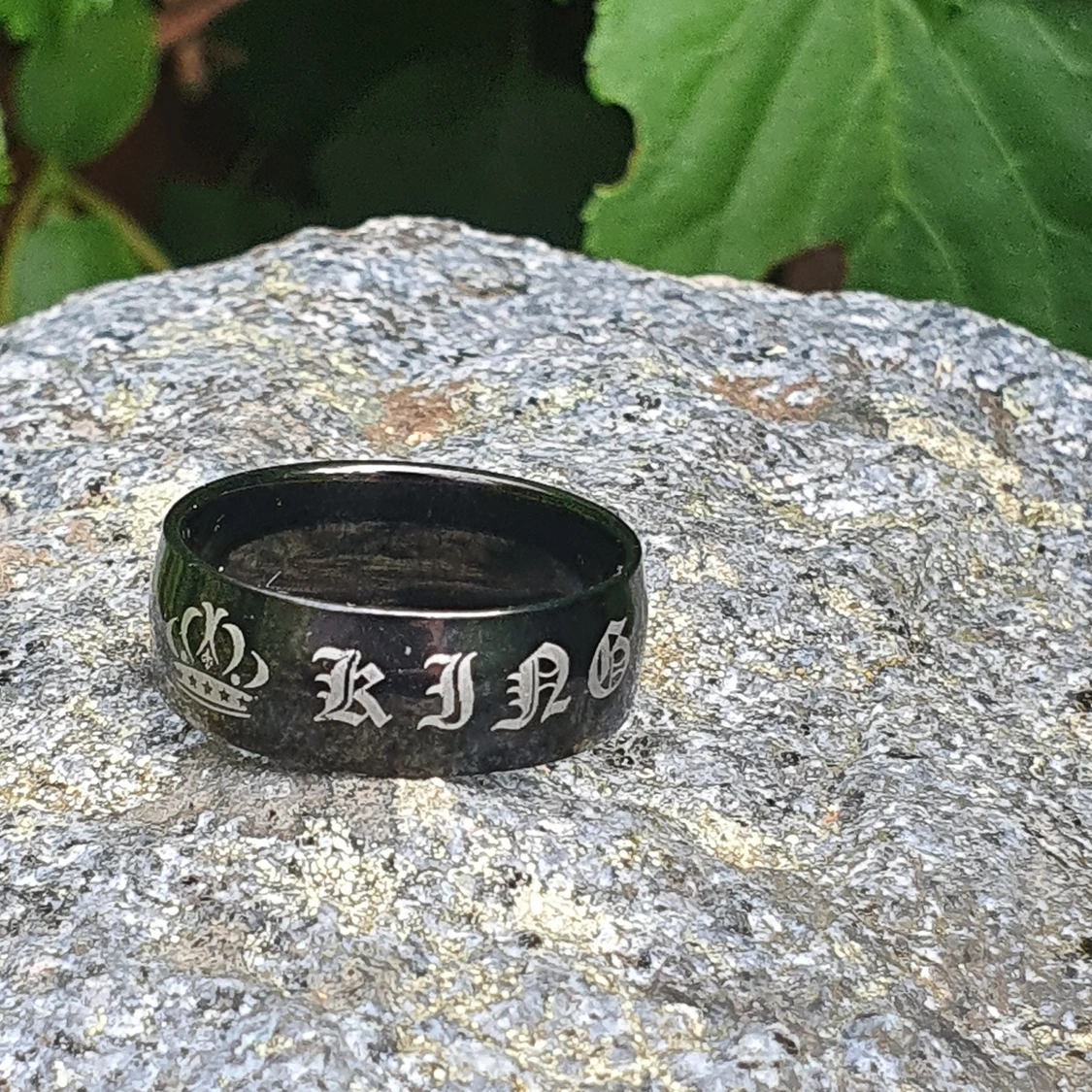 Svart ring av rostfritt stål  - 90