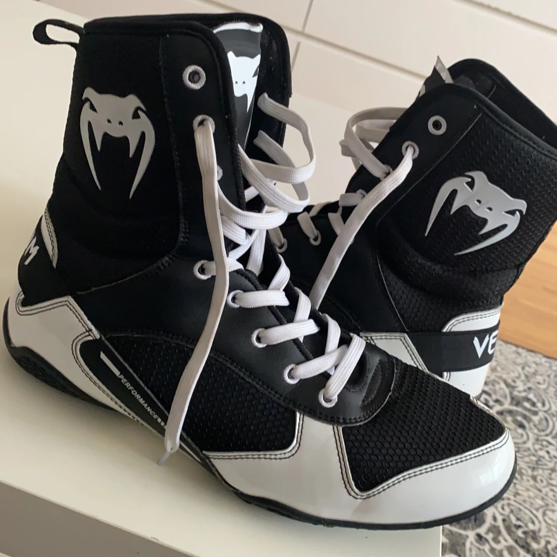 Ett par boxnings Venum skor. Jätte sköna och går för bra pris  - 90