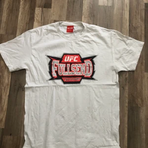 NELKBOYS FULLSEND UFC DROP - Från UFC droppet i vintras, Sitter baggy och riktigt skön! Bara att höra av sig vid frågor osv