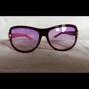 Rosa solglasögon - Rosa, unika solglasögon, sparsamt använda