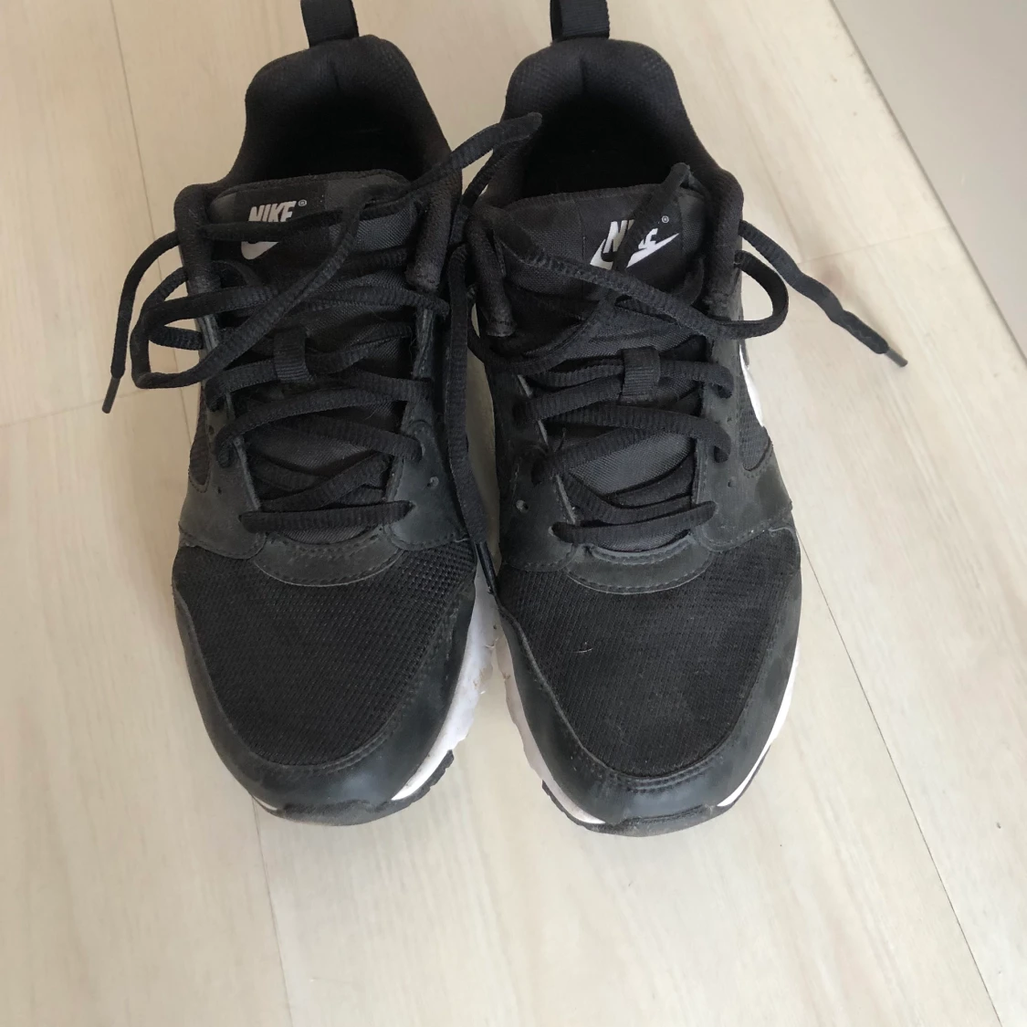 Nästan nya Nike skor  - 90