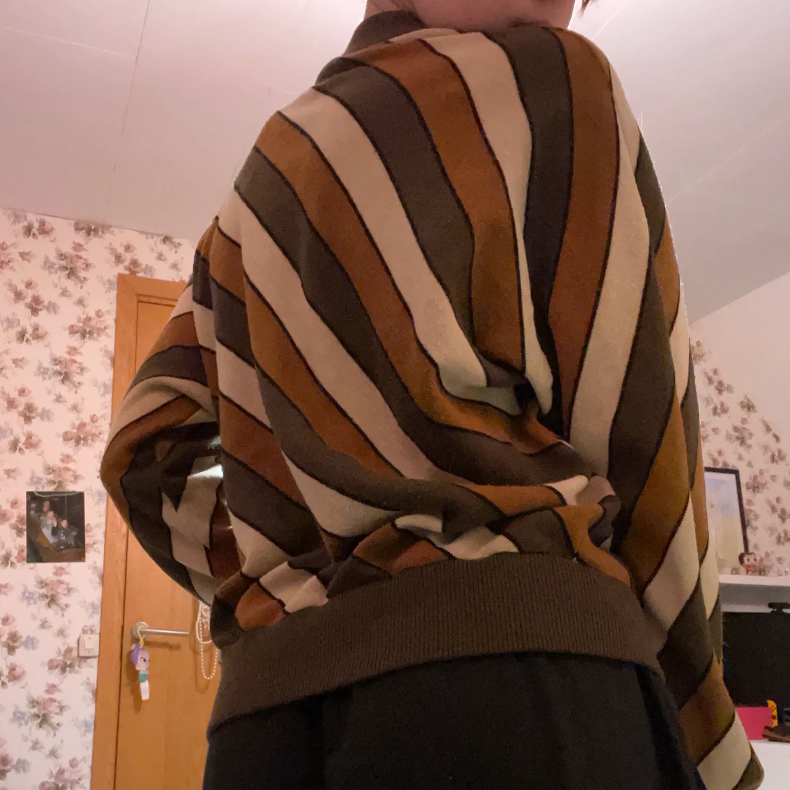 randig brun tröja - 90