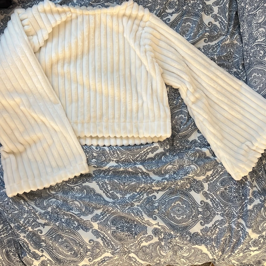 Mjuk Tröja, Ungefär storlek S, Bra skick