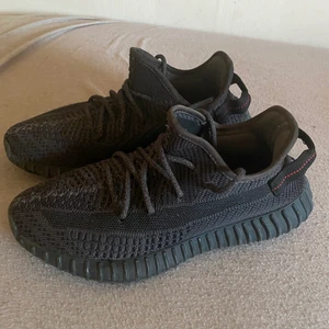 Yeezy static black Non reflective - Storlek 41 