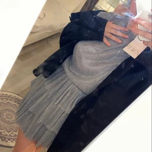 Klänning  - Säljer min helt oanvända klänning från Zara, lappen kvar!!