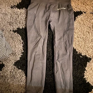 Relode träningstights - Storlek S super sköna och fina men har för mycket tights tyvärr