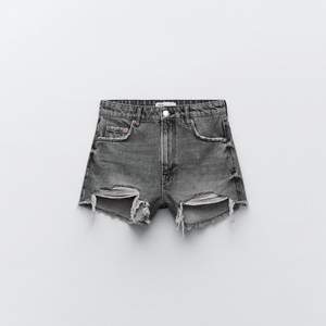 Zara shorts ( Oanvända)! Köparen står för frakt.💓💓
