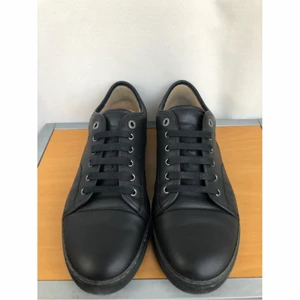 Lanvin skor - Helt ok skick tecken på användning finns/ Färg:Svart/ Beställningsvara tar ungefär 1 vecka att få hem📦 Kontakta för mer frågor