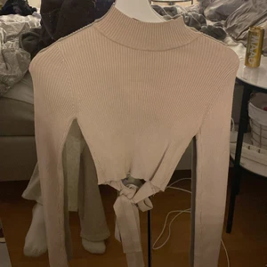 Tröja - Säljer denna tröja från nakd i xs, säljer för 150 +frakt