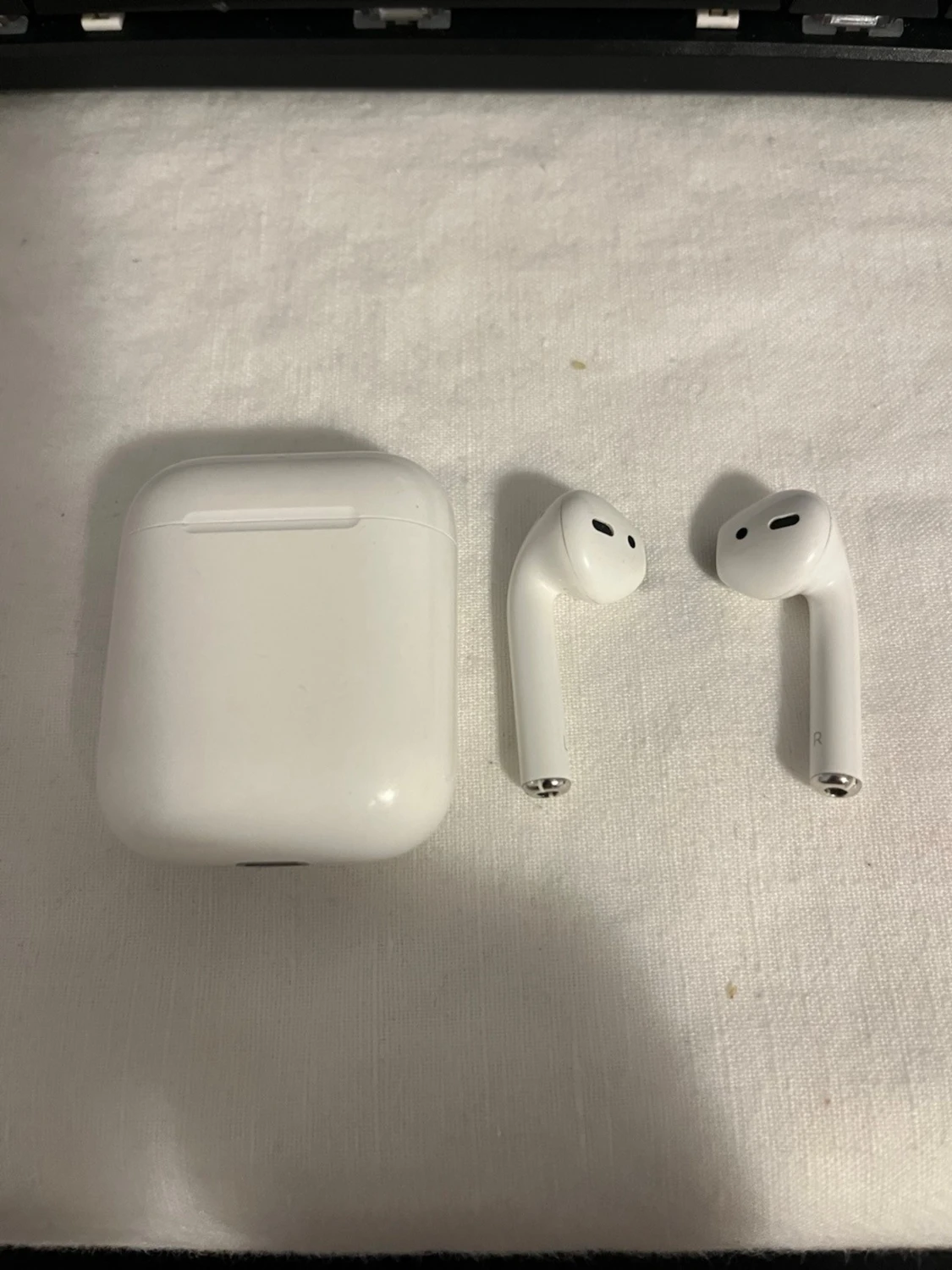 Apple AirPods (2nd generation) - 3