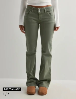Gröna Nelly jeans - Säljer min gröna jeans från Nelly 🤗Skriv privat för mer bilder